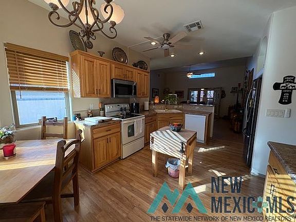 3rd image of 3006 Hook Rd SE