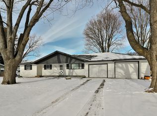 1828 Juniper Ln, Loves Park, IL 61111