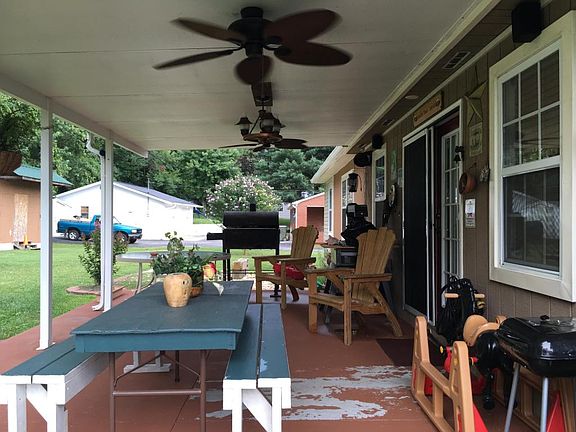 4th image of 1820 Walters Dr
