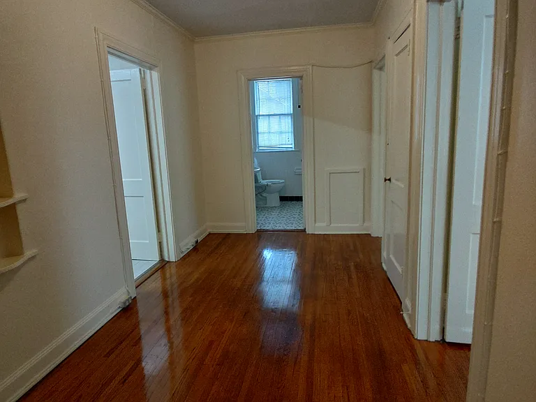 200 E Montgomery St — Photo 9