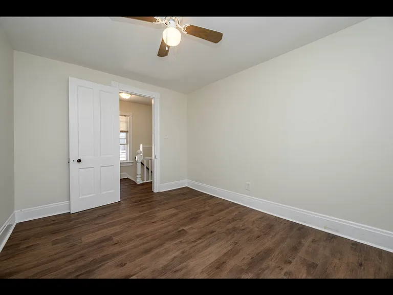 230 John St #2 — Photo 17