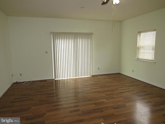 4th image of 60 Richardson Ln