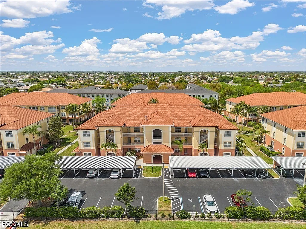 Building Photo - 1137 Van Loon Commons Cir #203