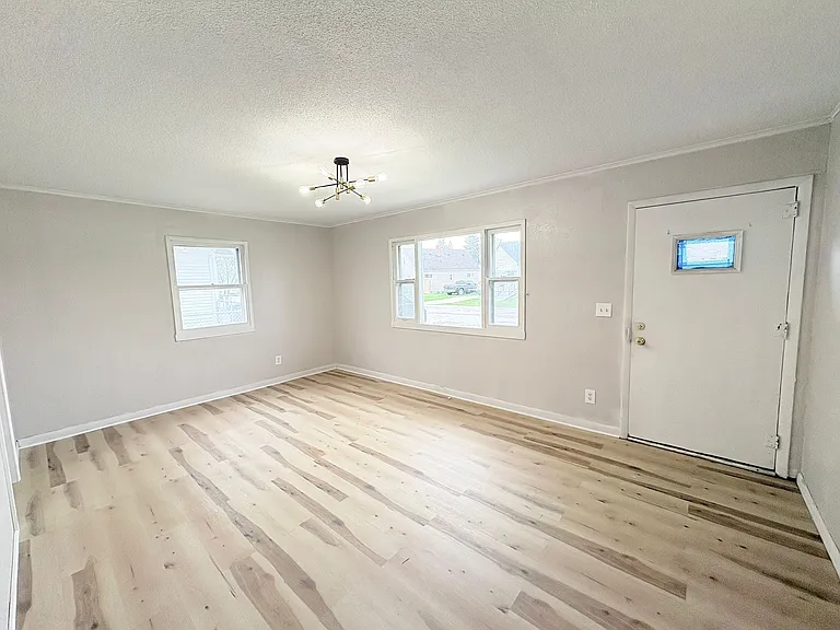 1525 Reswick Dr — Photo 7