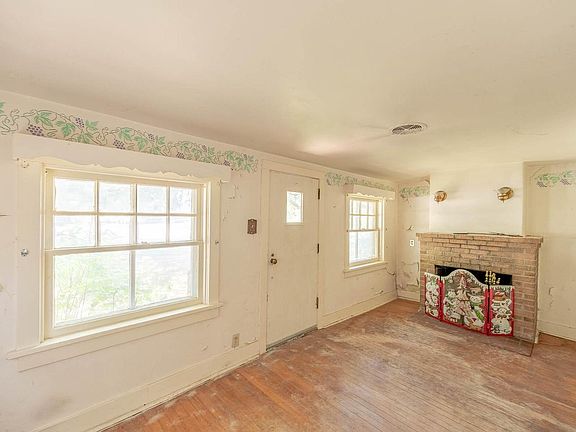 3rd image of 803 E Lisbon ROAD