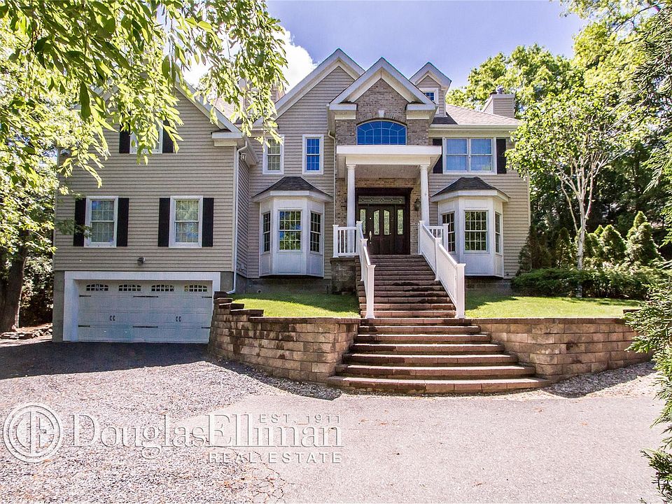 1st image of 7 Ledgewood Dr