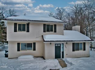 8407 Porcupine Dr, Tobyhanna, PA 18466