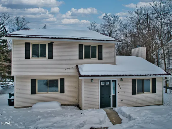 8407 Porcupine Dr, Tobyhanna, PA 18466