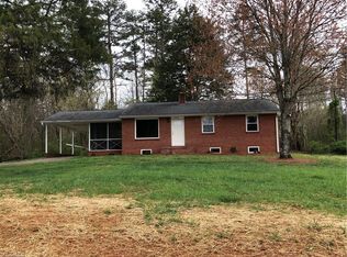 2695 Beroth Rd, Pfafftown, NC 27040