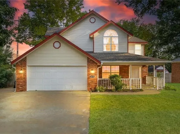 4878 W Dover St, Fayetteville, AR 72704