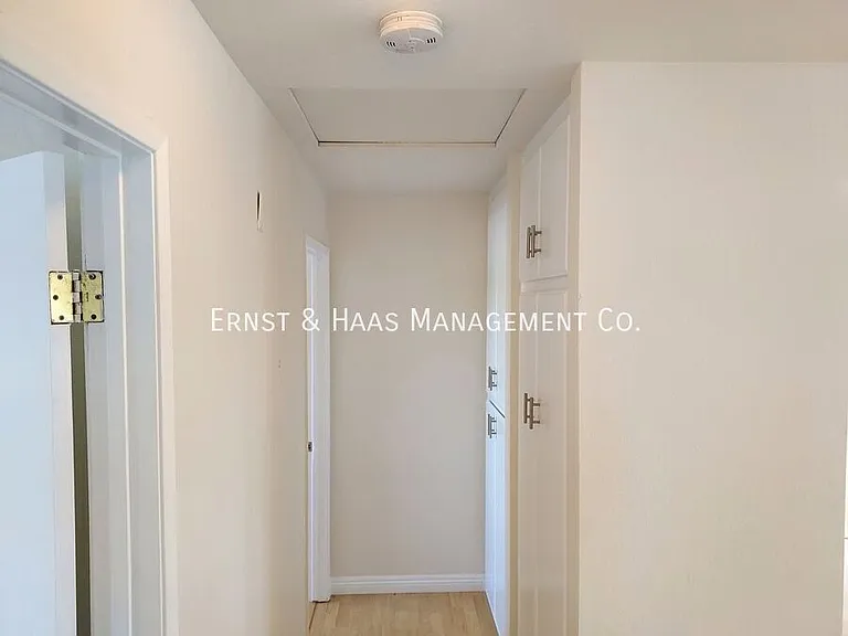 1080 Saint Louis Ave #304 — Photo 8