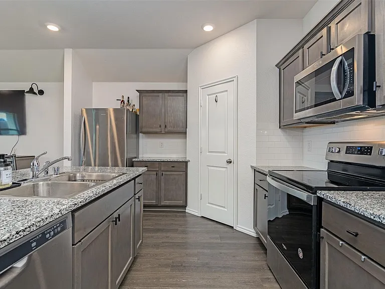 1004 Cotton Gin Ct — Photo 14