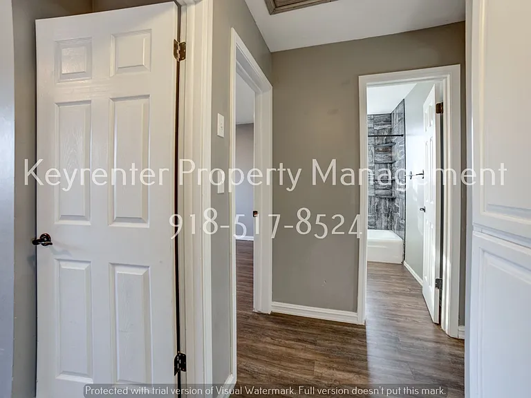 209 N 11th St — Photo 16
