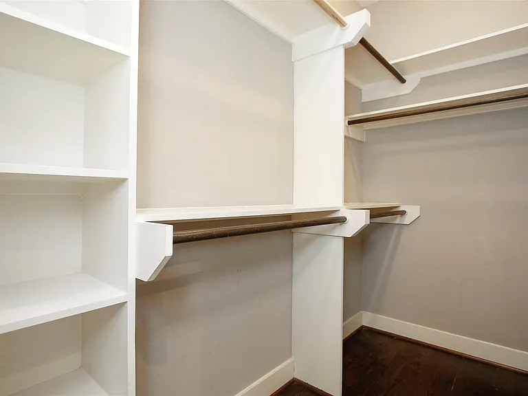 2911 Blodgett St — Photo 14