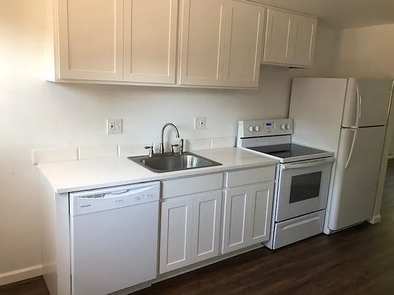 1310 S Coffman St #D — Photo 4
