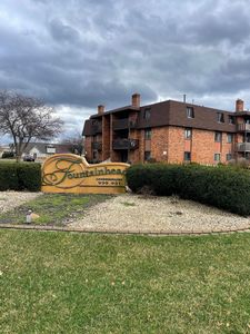 929 W Glen Park Ave APT 203, Griffith, IN, 46319