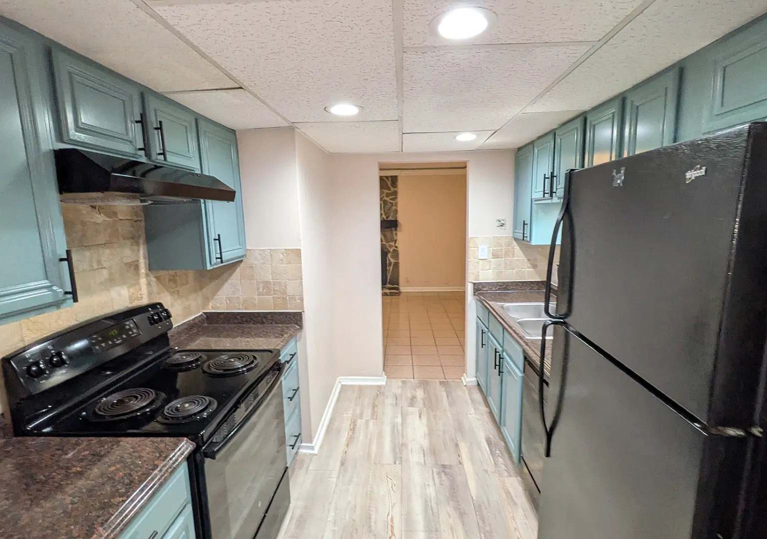 2 bed, 2.5 bath, 1600 sqft, $1,400 — Photo 4