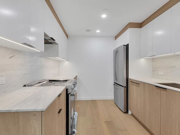 4th image of 13 W 116th St #8A