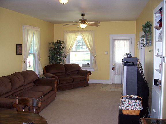 2nd image of 2049 N Maxwell Ave