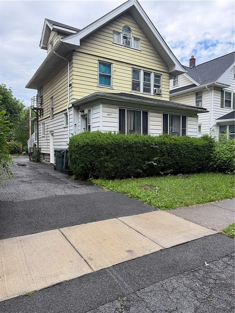 1 bed, 1.0 bath, 900 sqft, $1,100 — Photo 1