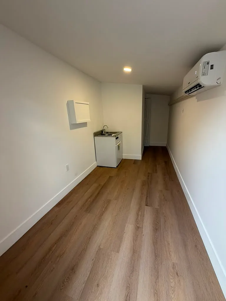 Studio, $1,400 — Photo 3