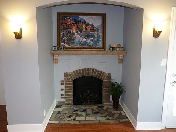 3rd image of 116 NE Adair Dr