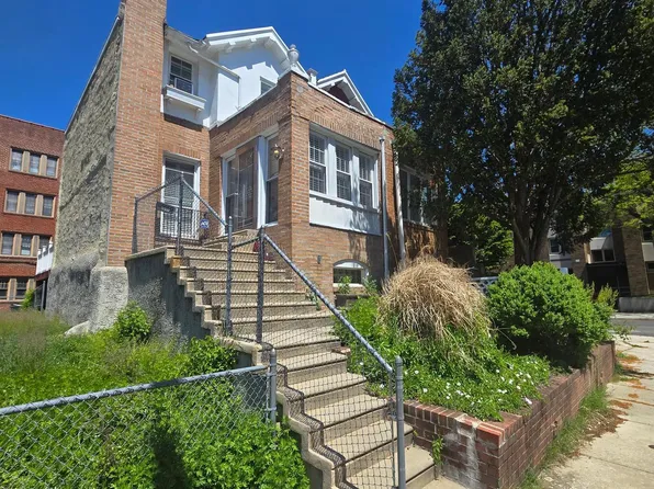 6003 Cedarhurst St, Philadelphia, PA 19143