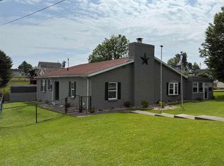 28 Fairway Ln, Fairmont, WV 26554