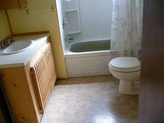 4th image of 725 Wyona St #T