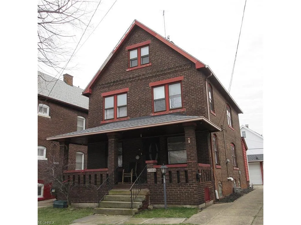 1631 Winchester Ave photo 1