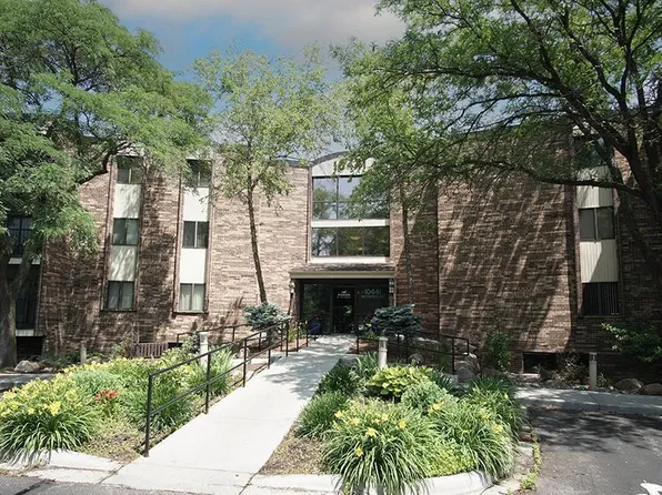 10441 Greenbrier Rd APT 112, Minnetonka, MN 55305