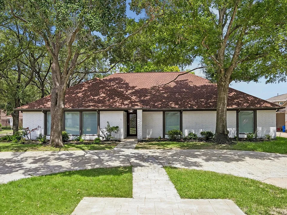 2930 Riata Ln