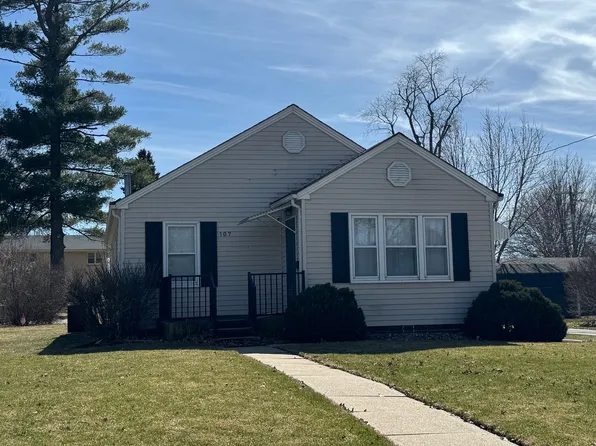 107 W South St, Exira, IA 50076