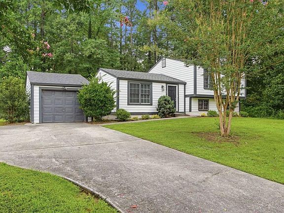 3rd image of 3569 Oak Knoll Dr
