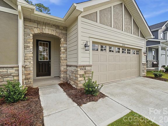 3rd image of 2742 Phoenix Ct