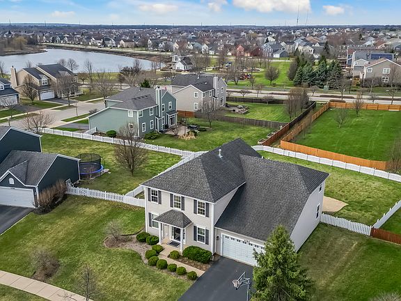 4th image of 3084 Seekonk Ave