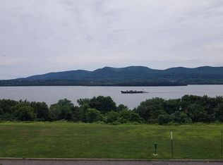 18 Bay View Ter, Newburgh, NY 12550