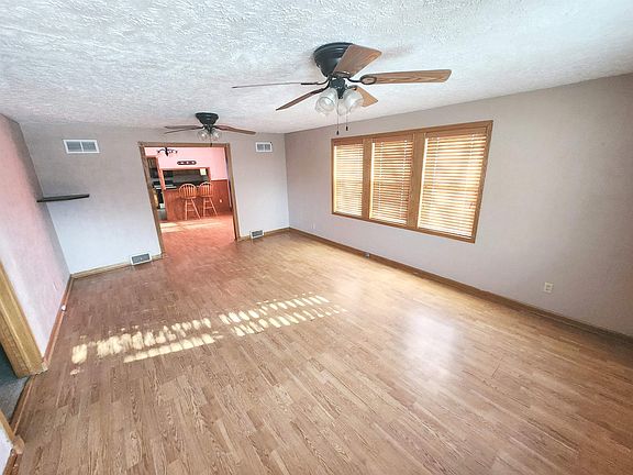 4th image of 509 S Ash St