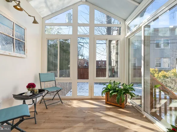 204 S Courthouse Rd, Arlington, VA 22204