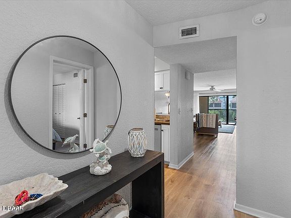 3rd image of 443 Bouchelle Dr APT 203