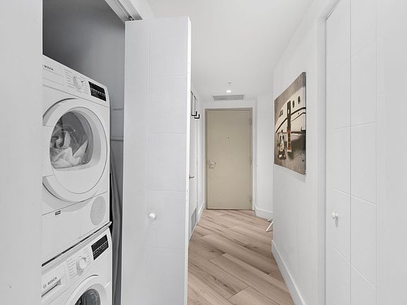 4th image of 1010 SW 2nd Ave Unit 609