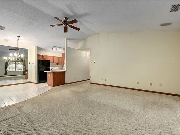 5th image of 2704 Shakespeare Ln #2704