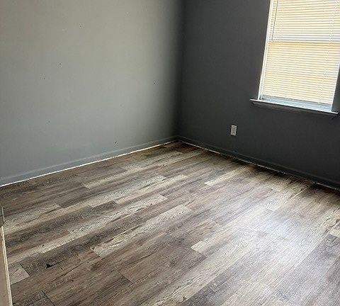 2nd image of 117 Phylliss Cir #B