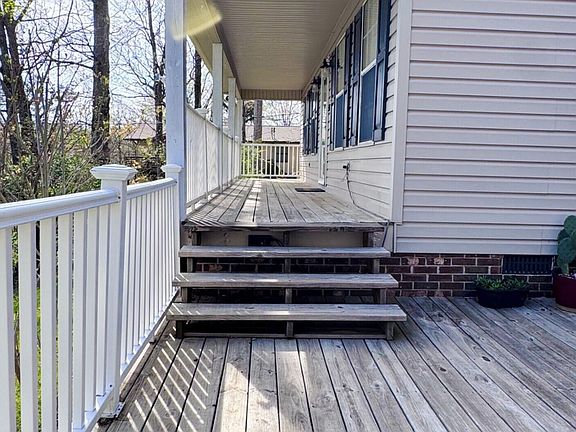 5th image of 305 Orchard Knob Rd