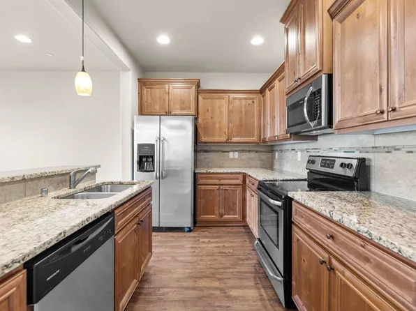 212 N 33rd Ct, Ridgefield, WA 98642