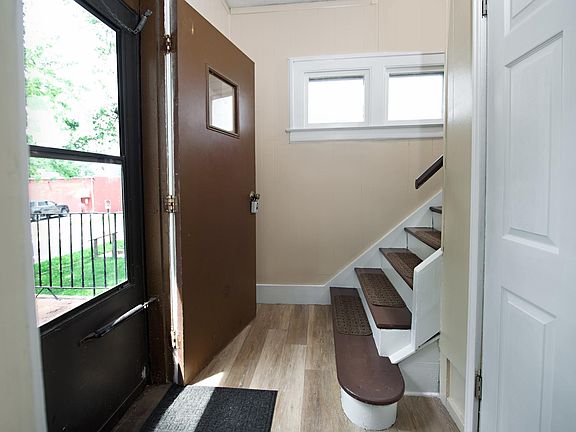 4th image of 39 E Brockton Ave #1