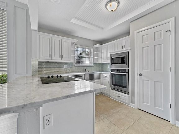 4th image of 714 Singing Hills Dr