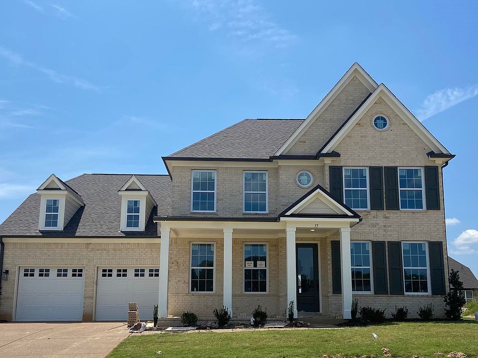 1st image of 35 Wild Oak Dr