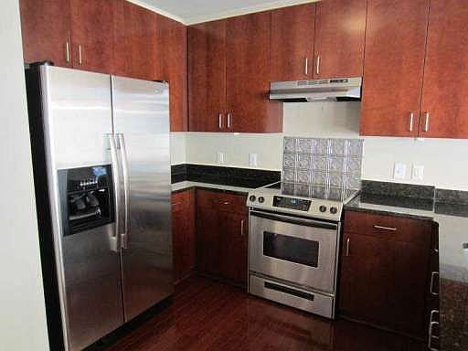 3rd image of 711 Cosmopolitan Dr NE #524