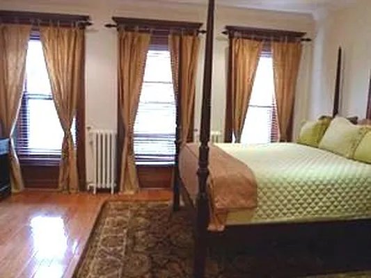 Rented by Douglas Elliman | media 14